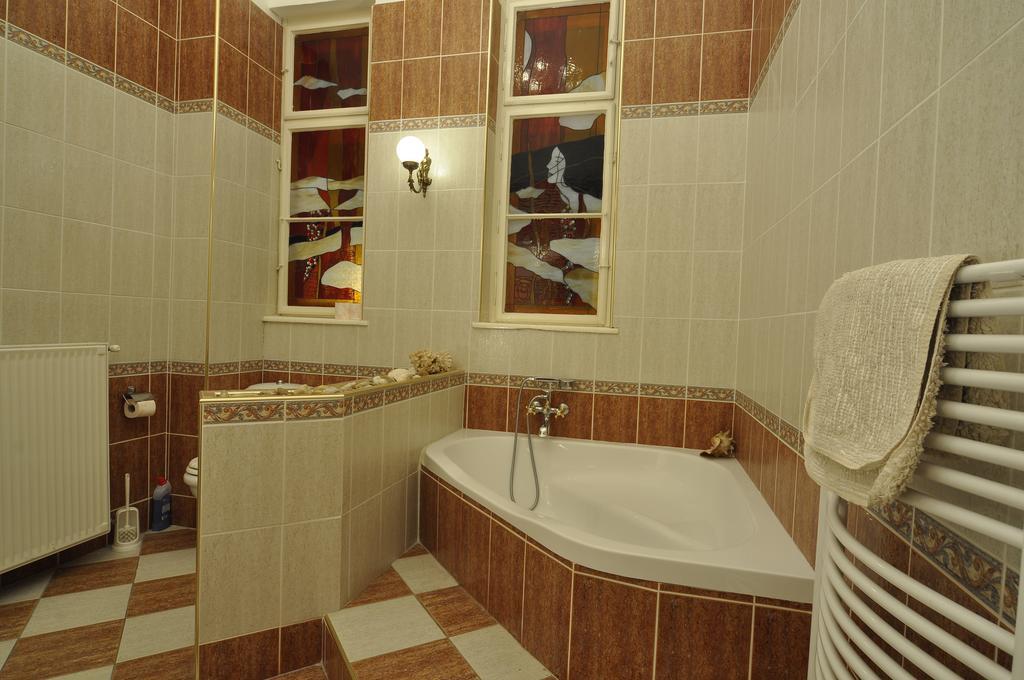 Charming Art Deco Flat Apartment Budapest Bagian luar foto