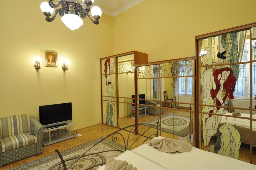 Charming Art Deco Flat Apartment Budapest Bagian luar foto