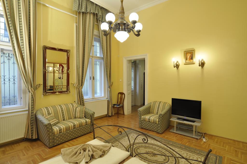 Charming Art Deco Flat Apartment Budapest Bagian luar foto