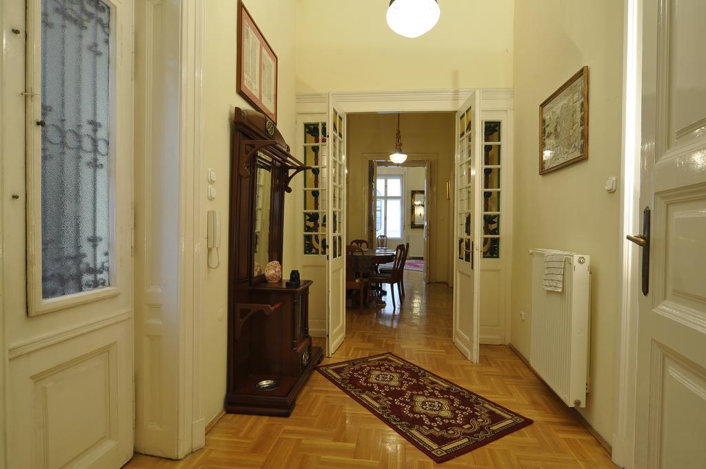 Charming Art Deco Flat Apartment Budapest Ruang foto